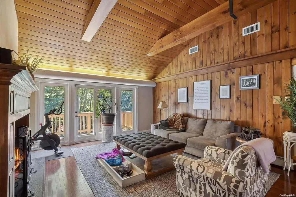 34 Averly Place Smithtown NY 11787