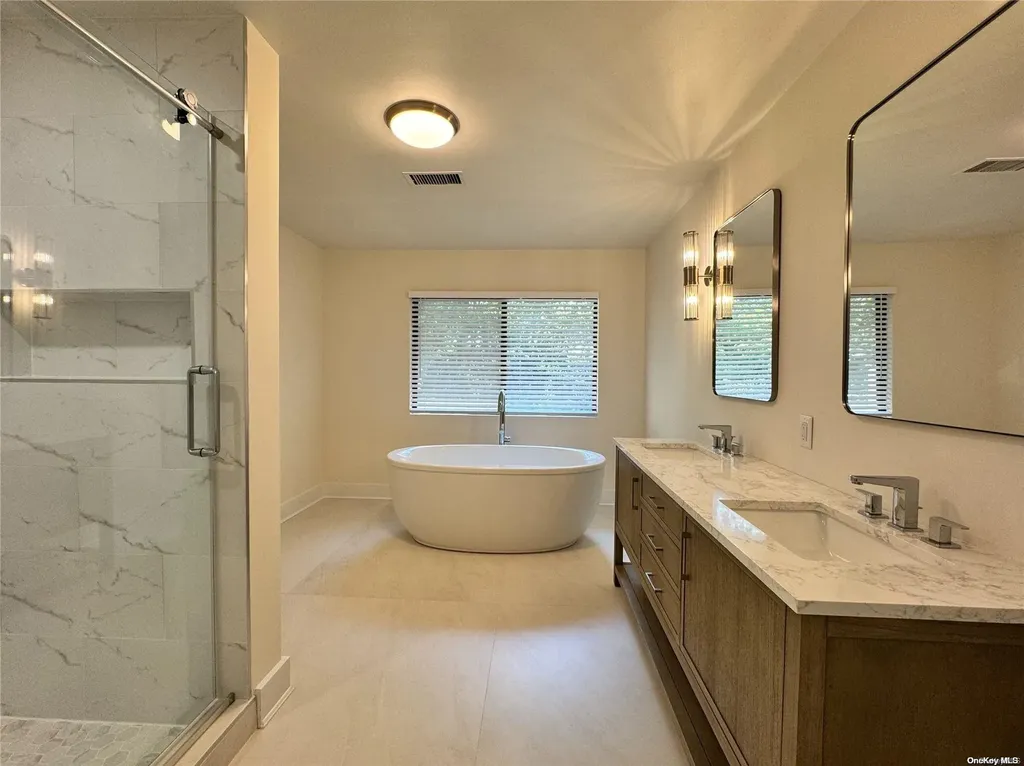 20 The Glen Glen Head NY 11545