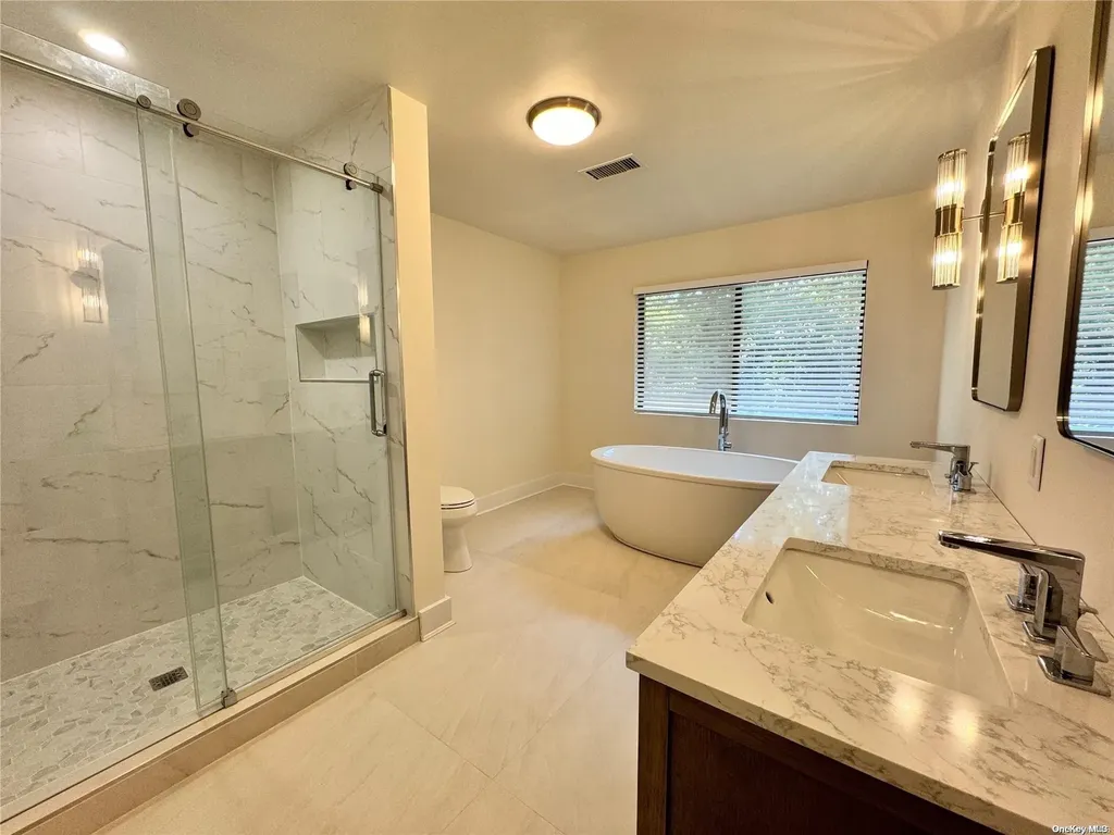 20 The Glen Glen Head NY 11545