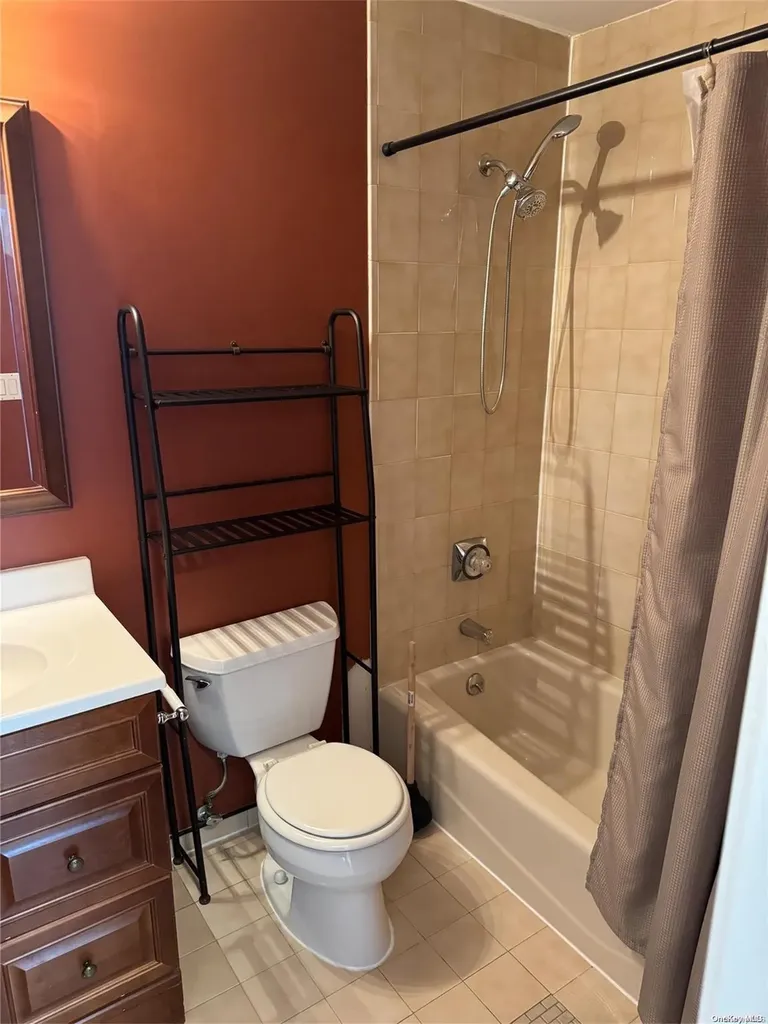 20 The Glen Glen Head NY 11545