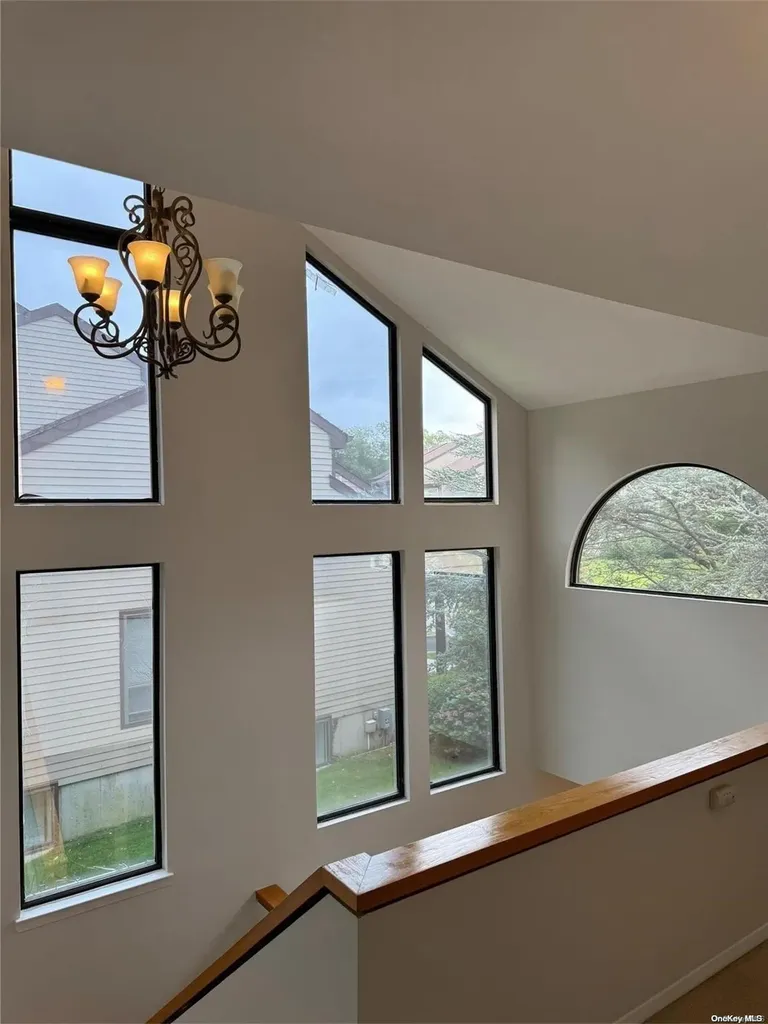 20 The Glen Glen Head NY 11545