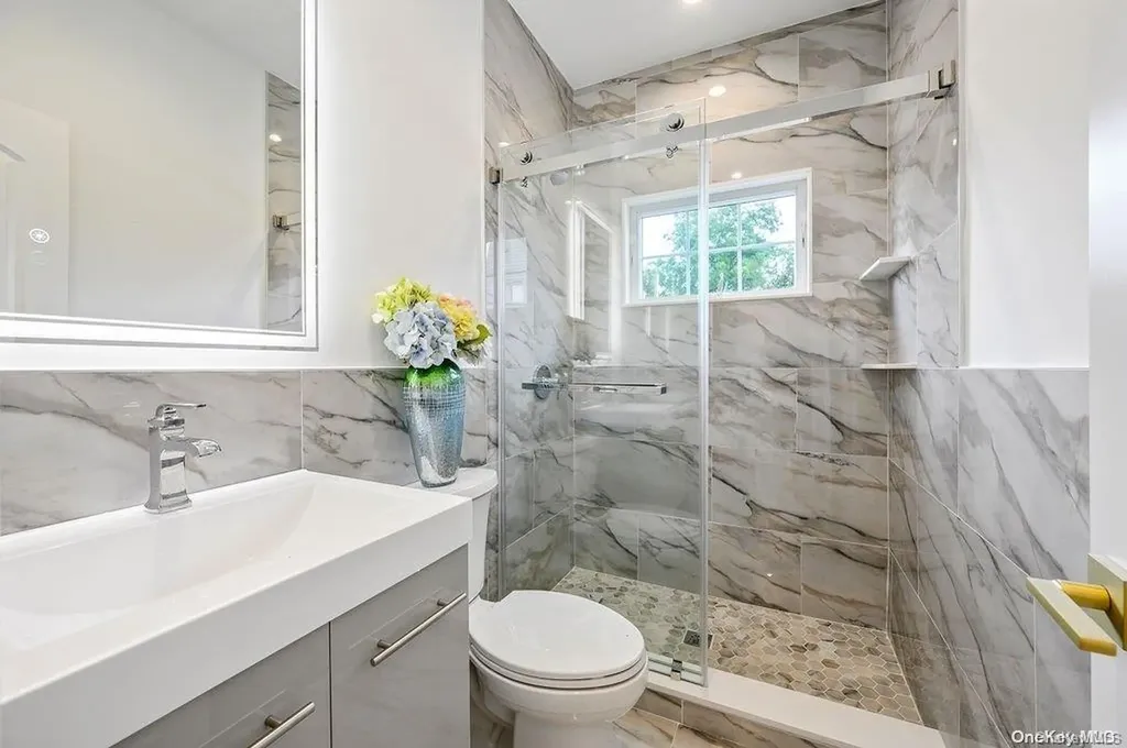 24 Hedge Lane Westbury NY 11590