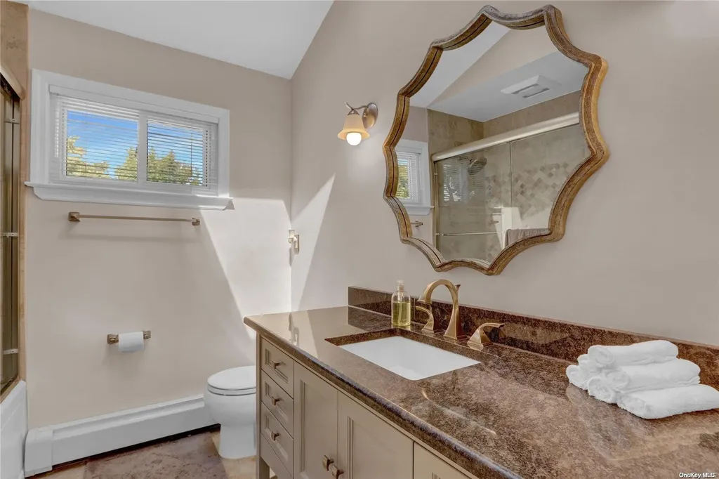 29 Frankie Lane Old Bethpage NY 11804