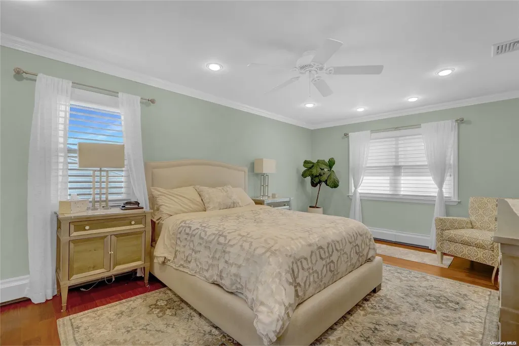 29 Frankie Lane Old Bethpage NY 11804