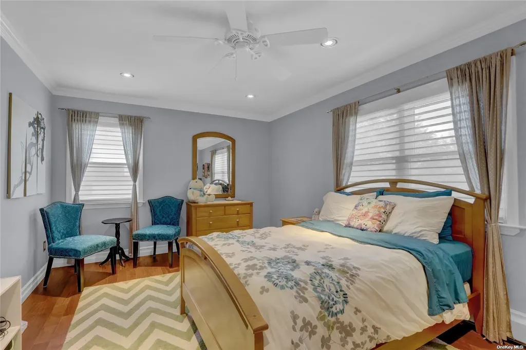 29 Frankie Lane Old Bethpage NY 11804