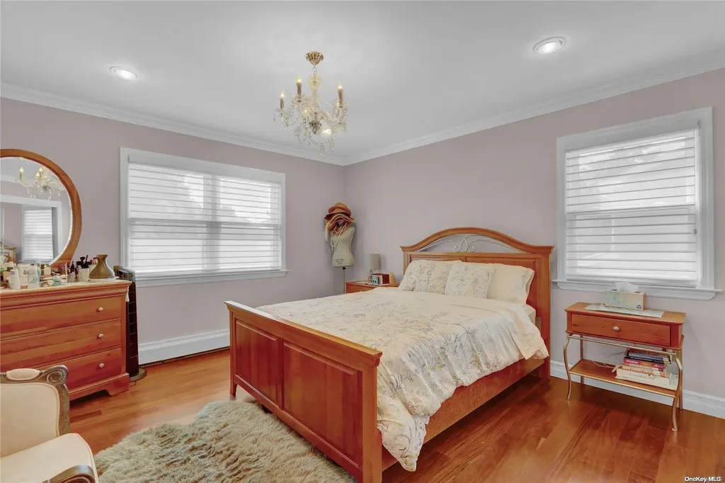 29 Frankie Lane Old Bethpage NY 11804