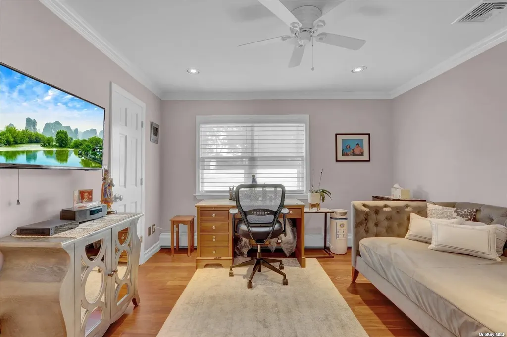 29 Frankie Lane Old Bethpage NY 11804
