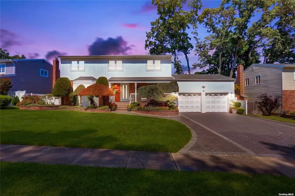 29 Frankie Lane Old Bethpage NY 11804