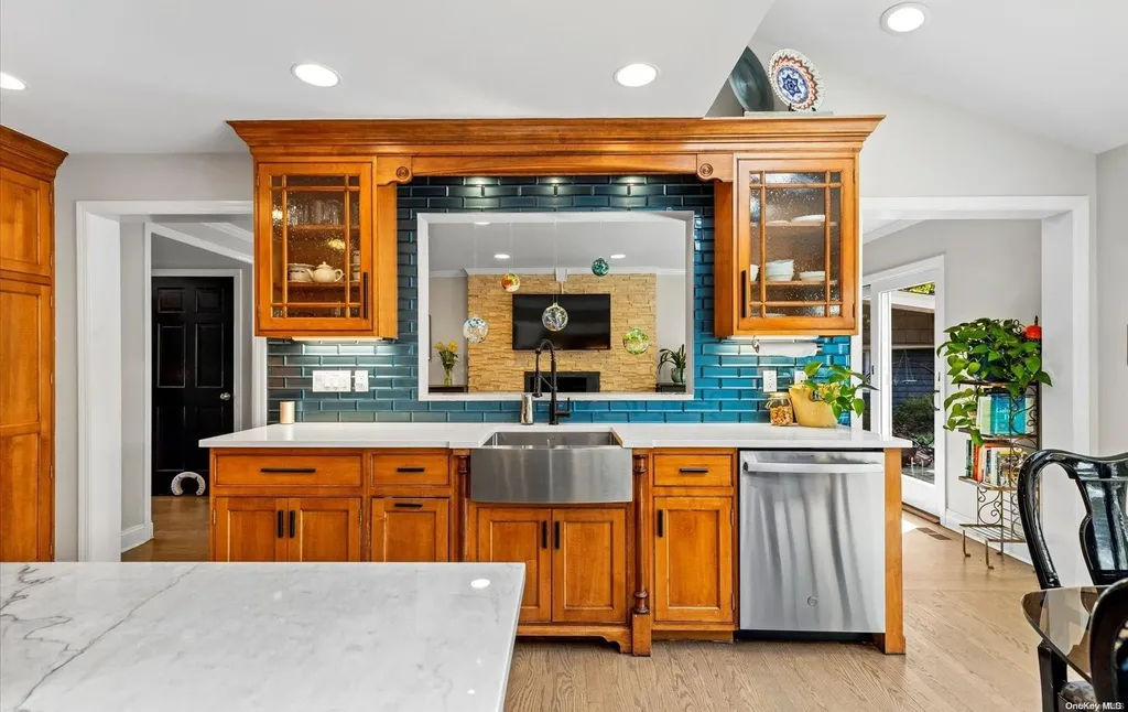 6 Whitney Court Dix Hills NY 11746