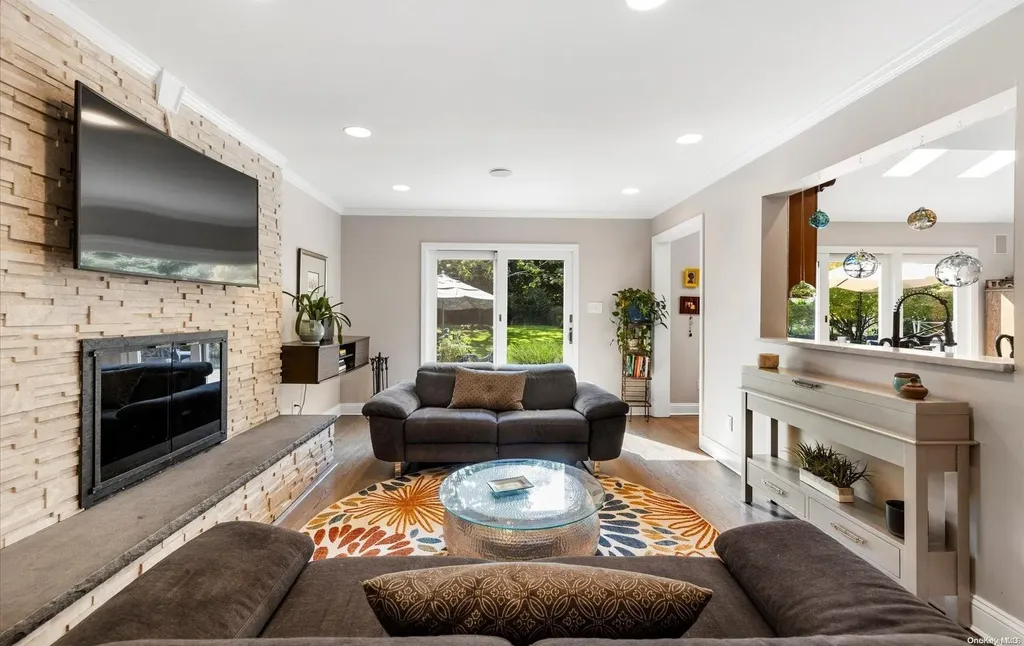 6 Whitney Court Dix Hills NY 11746