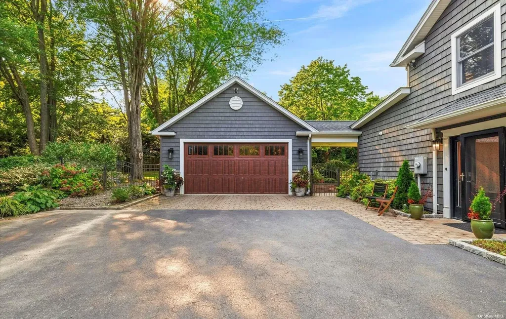 6 Whitney Court Dix Hills NY 11746
