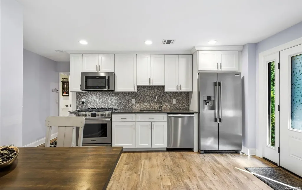 6 Whitney Court Dix Hills NY 11746