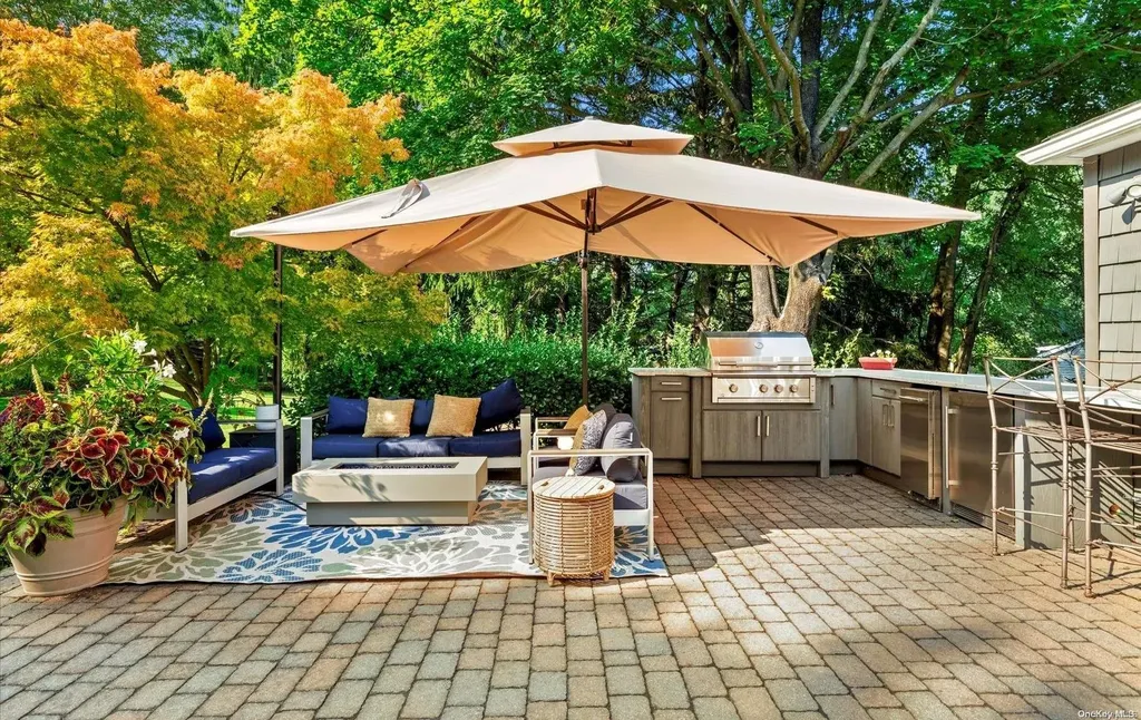 6 Whitney Court Dix Hills NY 11746