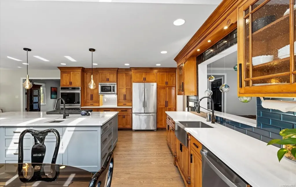 6 Whitney Court Dix Hills NY 11746