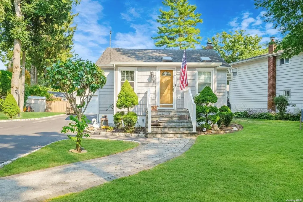 178 Lake Drive Copiague NY 11726