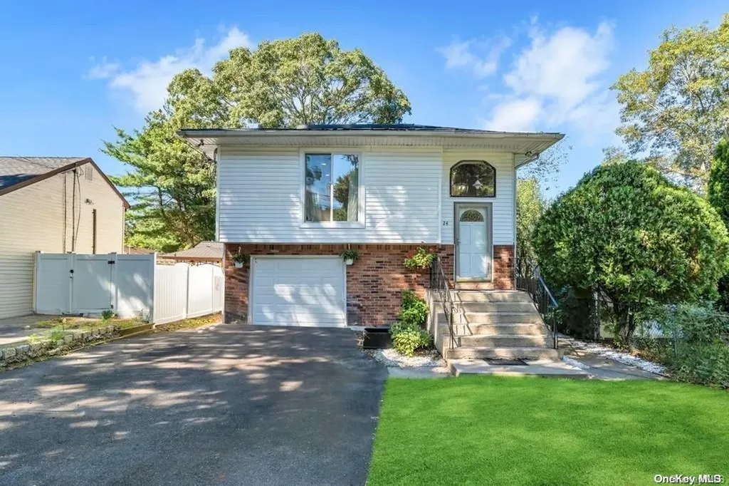 24 Bliss Street Patchogue NY 11772