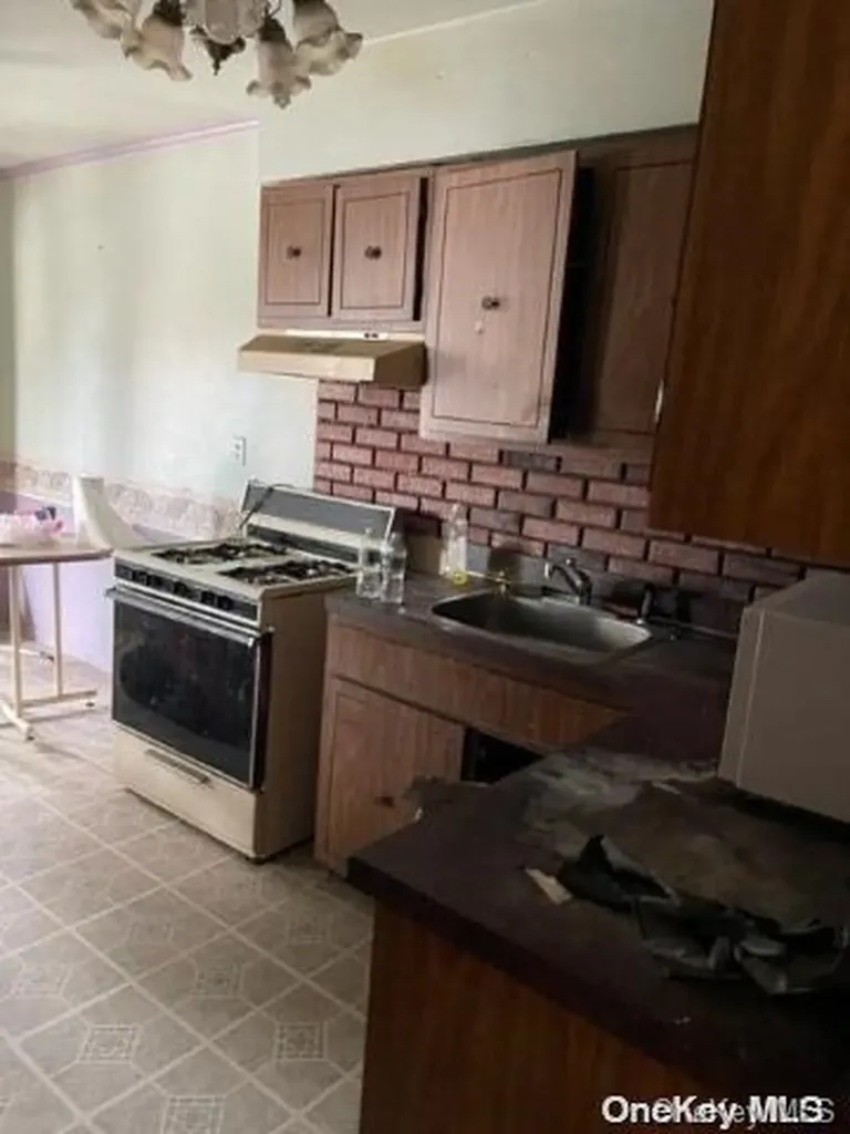 52-14 69th Street Maspeth NY 11378
