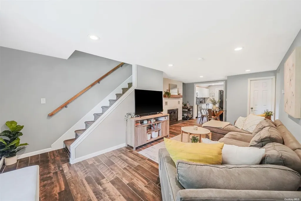 15 Howard Street Patchogue NY 11772