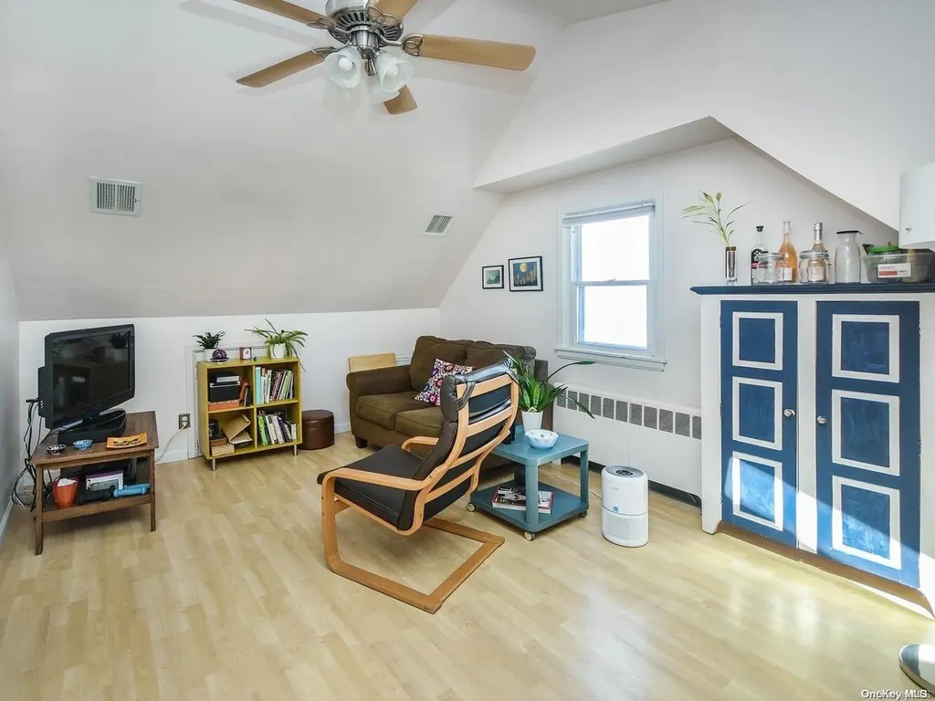 2 Foxcroft Road Albertson NY 11507