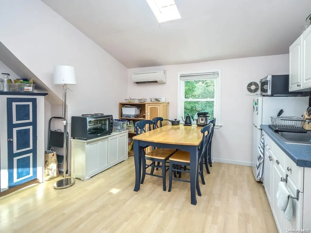 2 Foxcroft Road Albertson NY 11507