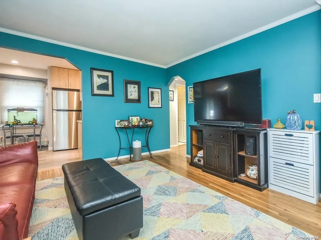 2 Foxcroft Road Albertson NY 11507
