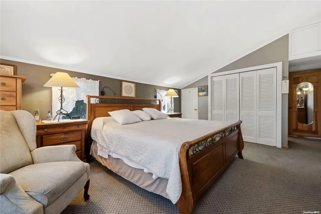 58 Reid Avenue Babylon NY 11702