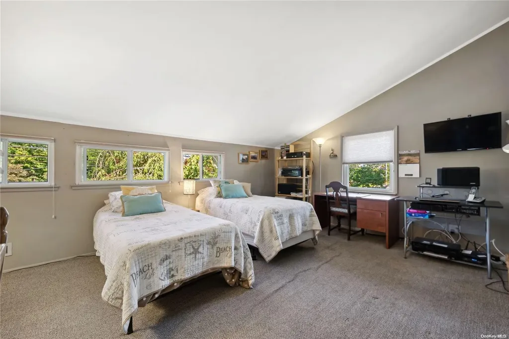 58 Reid Avenue Babylon NY 11702