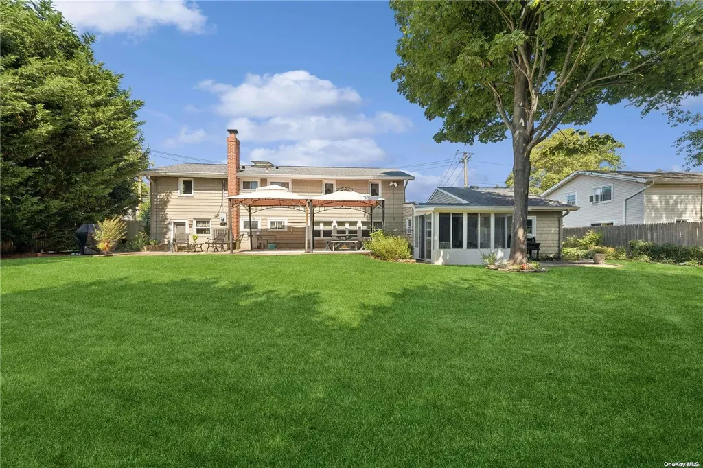 58 Reid Avenue Babylon NY 11702