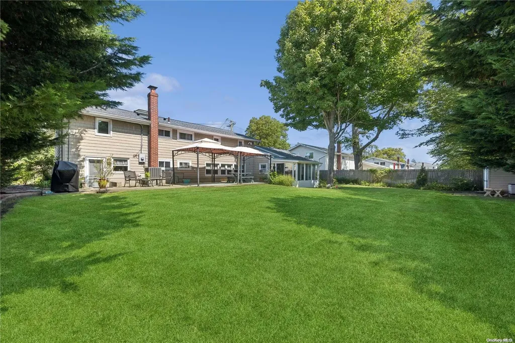 58 Reid Avenue Babylon NY 11702