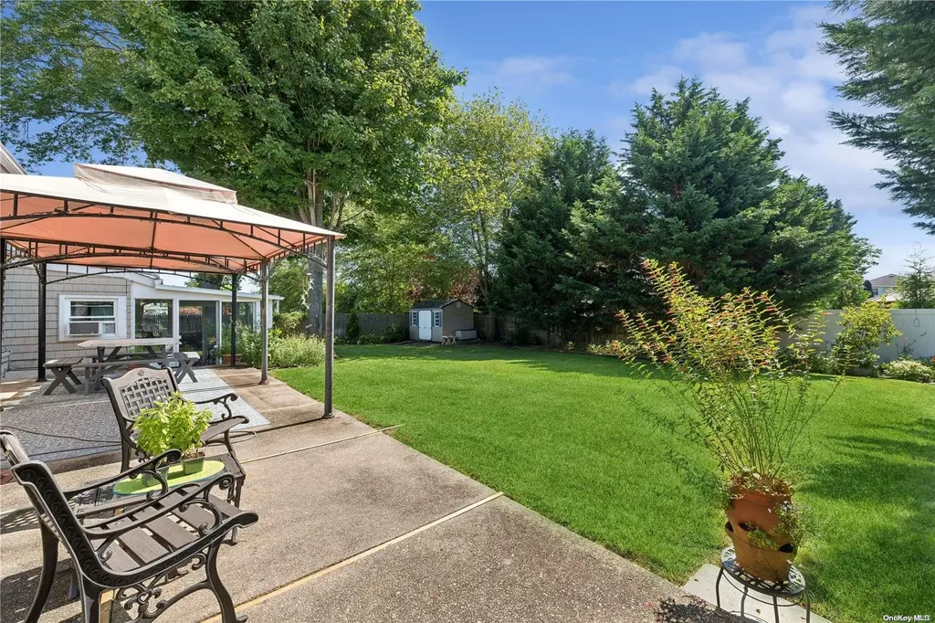 58 Reid Avenue Babylon NY 11702