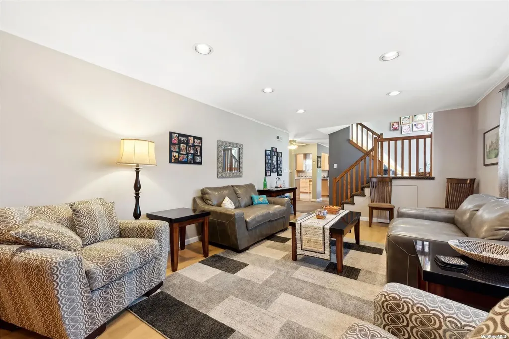 58 Reid Avenue Babylon NY 11702