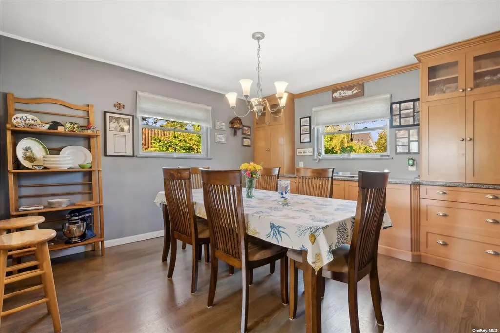 58 Reid Avenue Babylon NY 11702