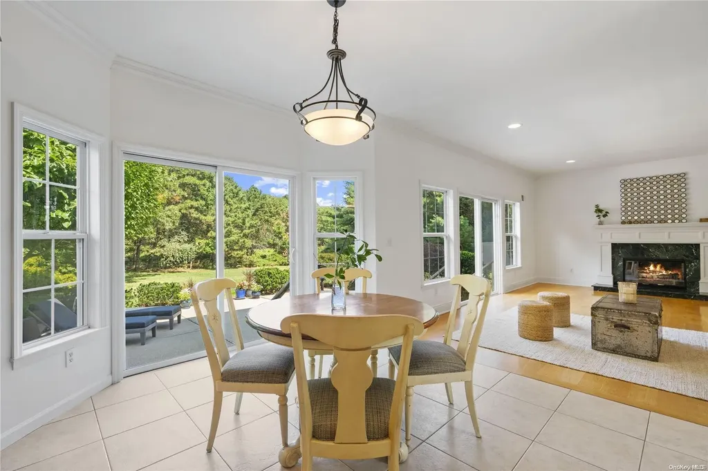 38 Ashley Circle Manorville NY 11949