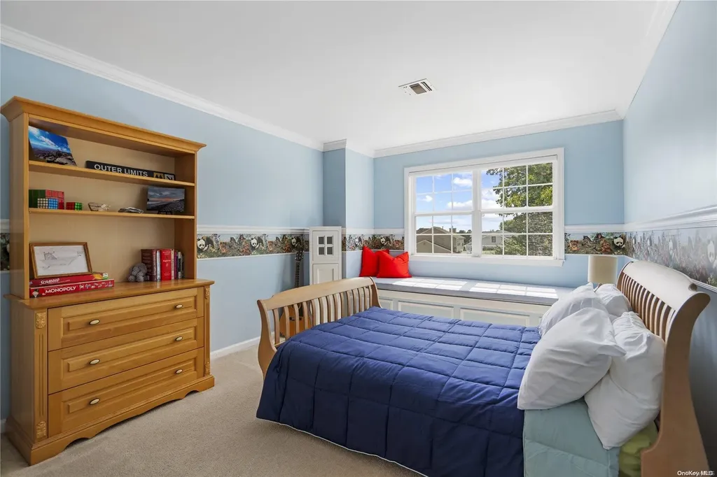 38 Ashley Circle Manorville NY 11949