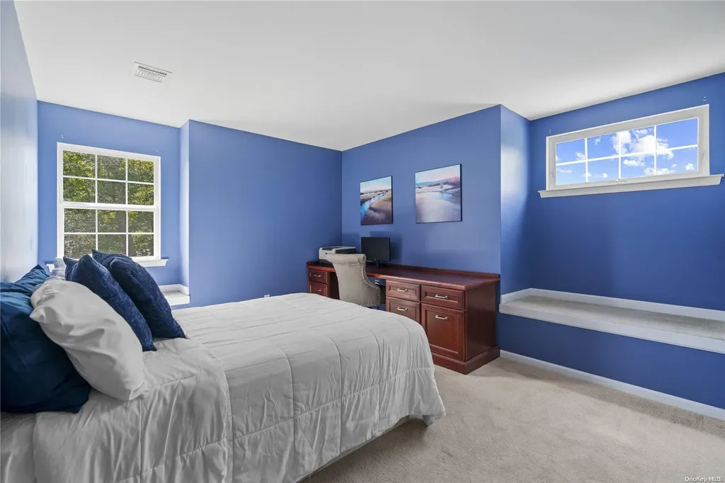 38 Ashley Circle Manorville NY 11949