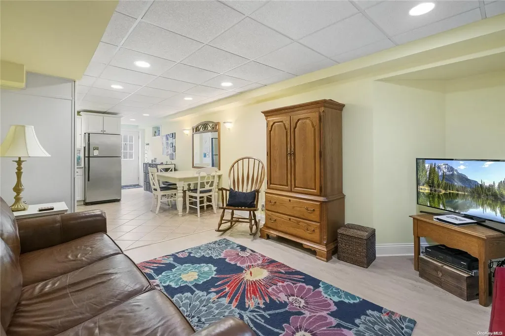 38 Ashley Circle Manorville NY 11949