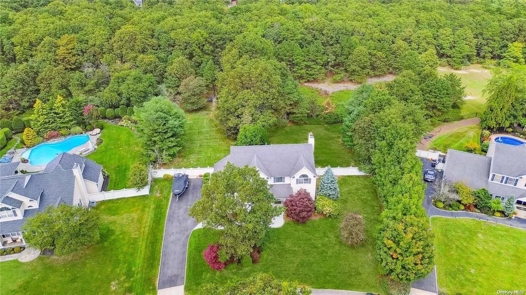 38 Ashley Circle Manorville NY 11949