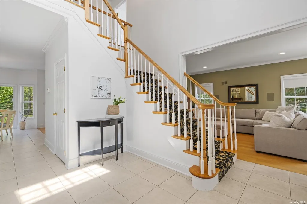 38 Ashley Circle Manorville NY 11949