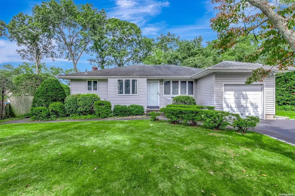 9 Brook Lane Smithtown NY 11787