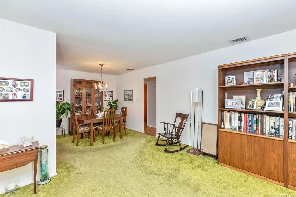 9 Brook Lane Smithtown NY 11787