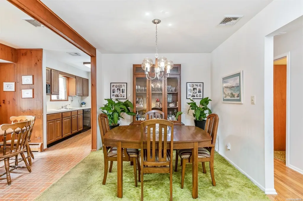 9 Brook Lane Smithtown NY 11787