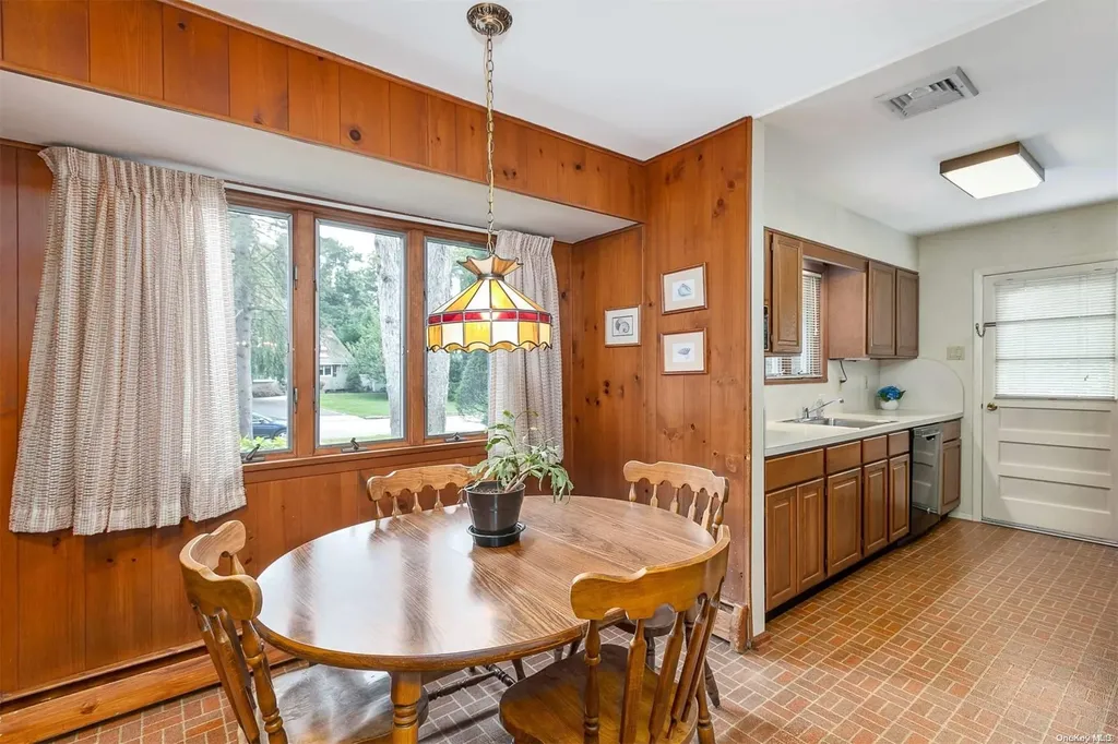 9 Brook Lane Smithtown NY 11787