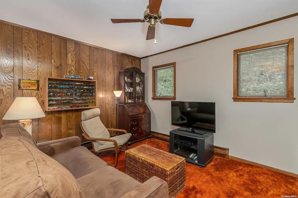9 Brook Lane Smithtown NY 11787