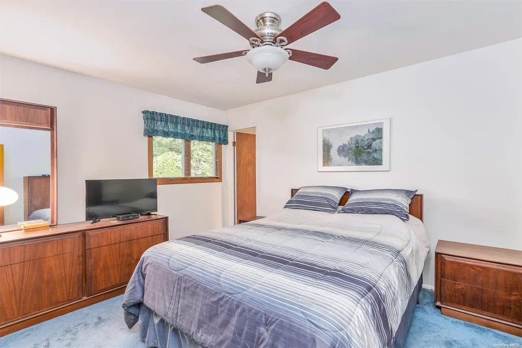 9 Brook Lane Smithtown NY 11787