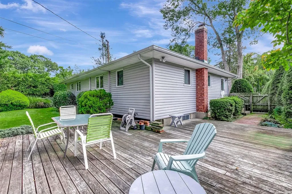 9 Brook Lane Smithtown NY 11787