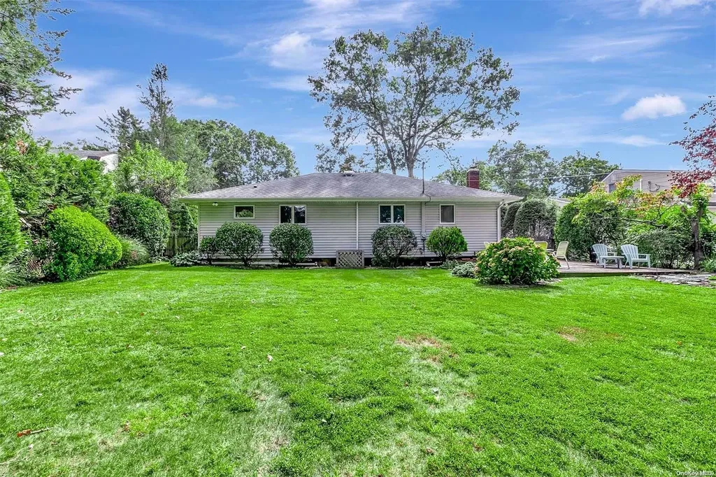 9 Brook Lane Smithtown NY 11787