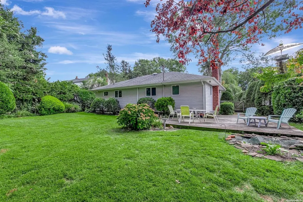9 Brook Lane Smithtown NY 11787
