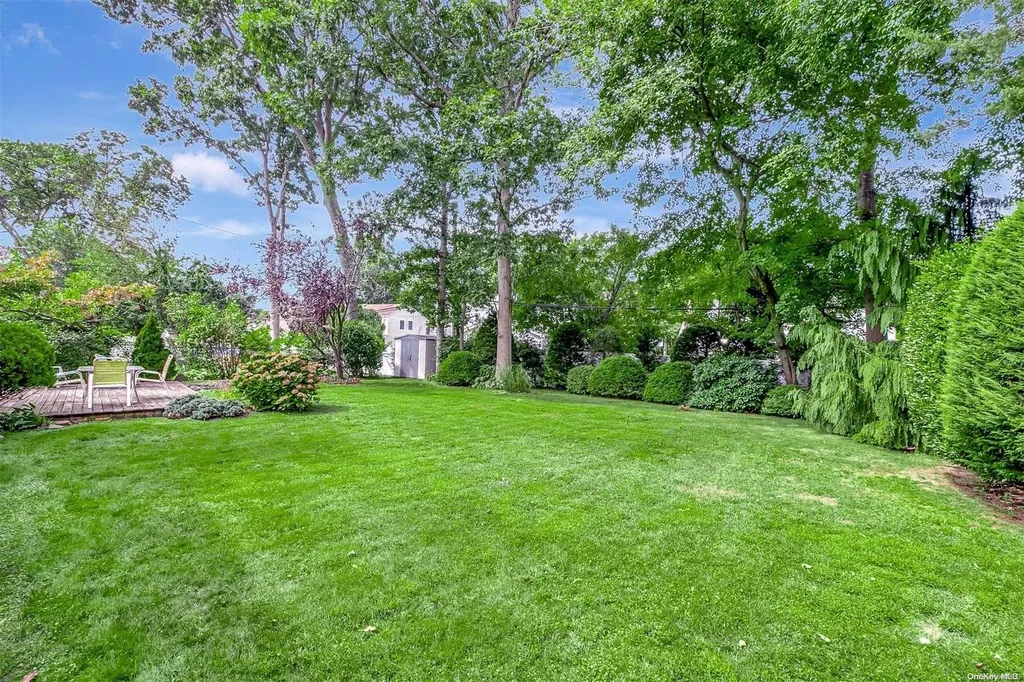 9 Brook Lane Smithtown NY 11787