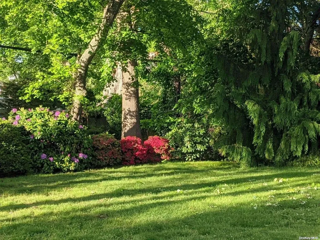 9 Brook Lane Smithtown NY 11787