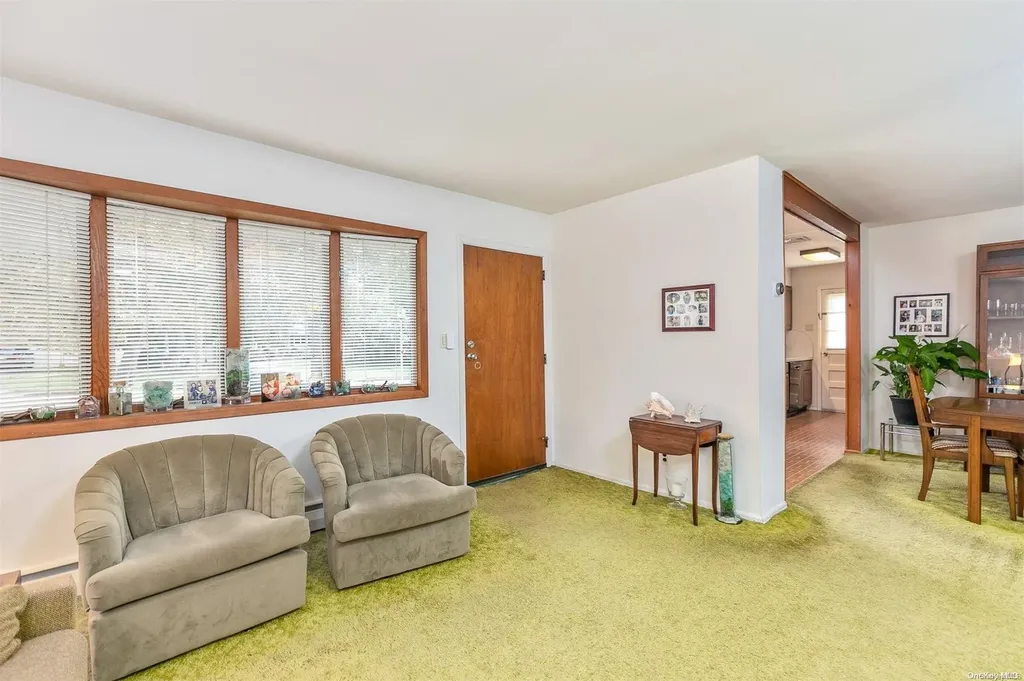 9 Brook Lane Smithtown NY 11787